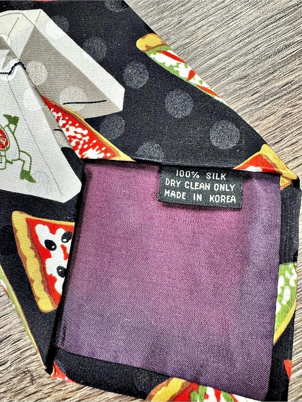 Vintage 1990 Nicole Miller Pizza Novelty Print 100% Silk Men’s Tie Black - Picture 4 of 4